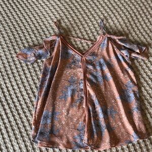 Floral Cold Shoulder Top - 🍑 and Blue